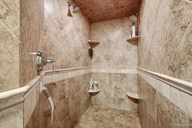 9095 S Saginaw Road 8, Grand Blanc Charter Township, MI 48439