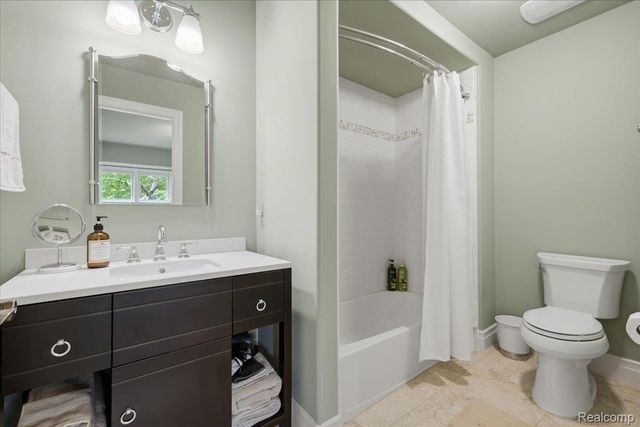 9095 S Saginaw Road 8, Grand Blanc Charter Township, MI 48439