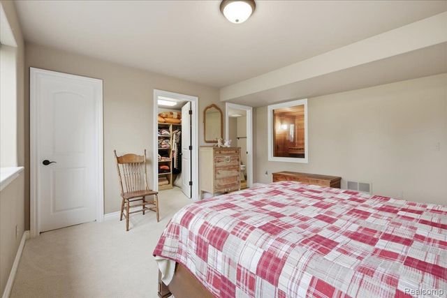 9095 S Saginaw Road 8, Grand Blanc Charter Township, MI 48439
