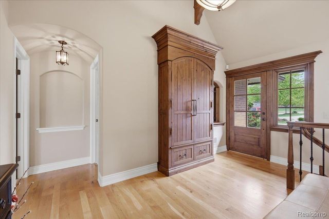 9095 S Saginaw Road 8, Grand Blanc Charter Township, MI 48439