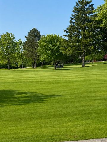 9095 S Saginaw Road 8, Grand Blanc Charter Township, MI 48439
