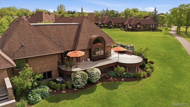 9095 S Saginaw Road 8, Grand Blanc Charter Township, MI 48439