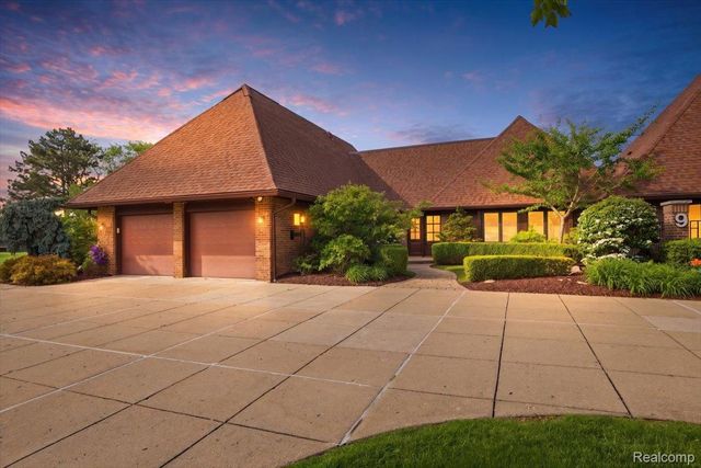 9095 S Saginaw Road 8, Grand Blanc Charter Township, MI 48439
