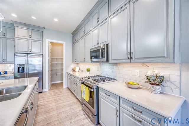 1900 Galley Pl, Chester, VA 23836