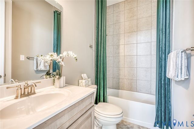 1900 Galley Pl, Chester, VA 23836