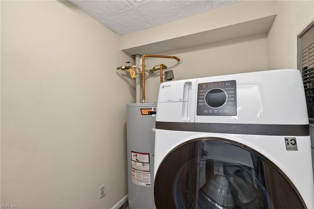 3288 Page Ave Apt 214, Virginia Beach, VA 23451