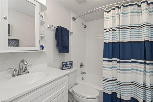 3288 Page Ave Apt 214, Virginia Beach, VA 23451