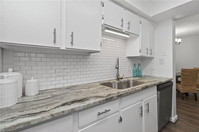 3288 Page Ave Apt 214, Virginia Beach, VA 23451