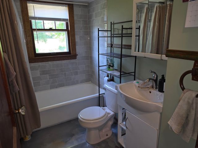 4616 Lafayette Road, Evansdale, IA 50707