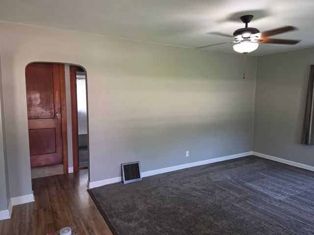 4616 Lafayette Road, Evansdale, IA 50707