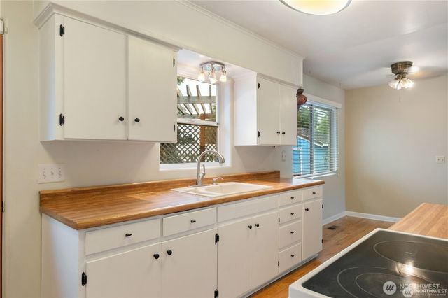 1123 Forest Glen Road, Oak Harbor, WA 98277