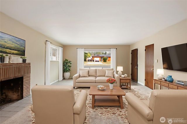 1123 Forest Glen Road, Oak Harbor, WA 98277