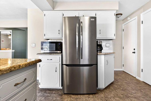 3008 E BONA AVENUE, Appleton, WI 54915