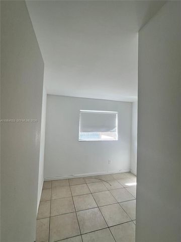 3522 NE 171st St 206, North Miami Beach, FL 33160