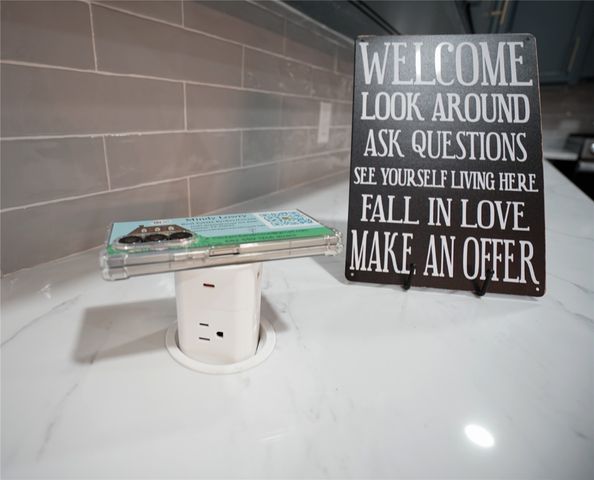 2121 Stonegate Drive N, Bedford, TX 76021