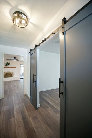 2121 Stonegate Drive N, Bedford, TX 76021