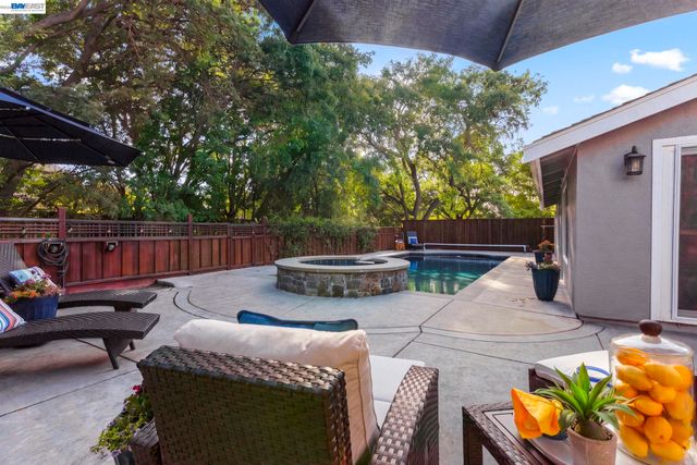 1296 Vintner Way, Pleasanton, CA 94566