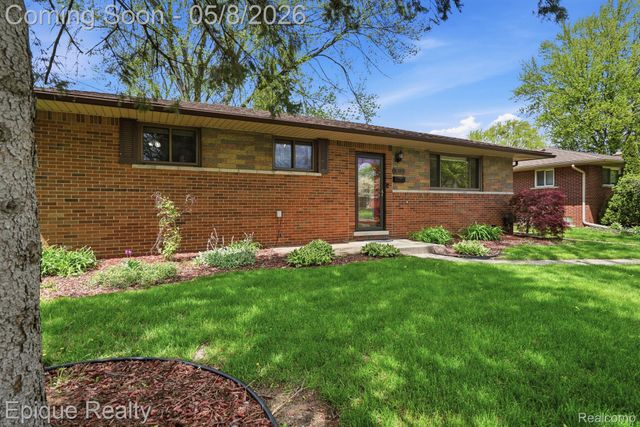 8737 Shannon Drive, Sterling Heights, MI 48314