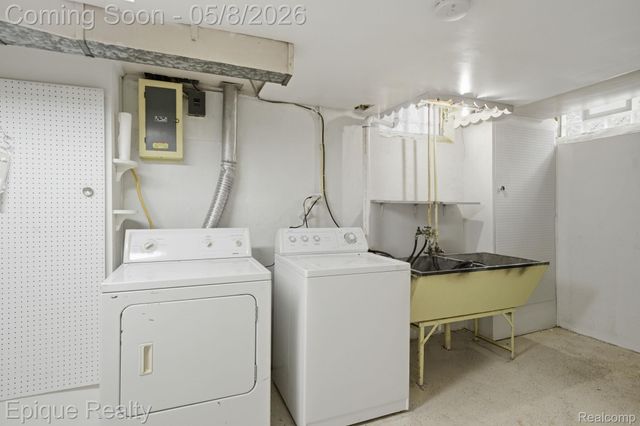 8737 Shannon Drive, Sterling Heights, MI 48314