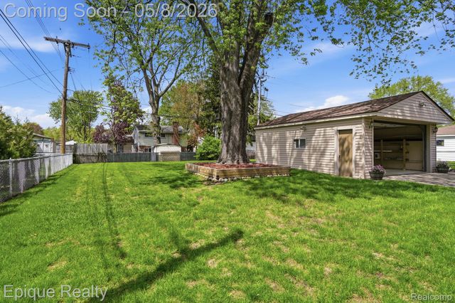 8737 Shannon Drive, Sterling Heights, MI 48314