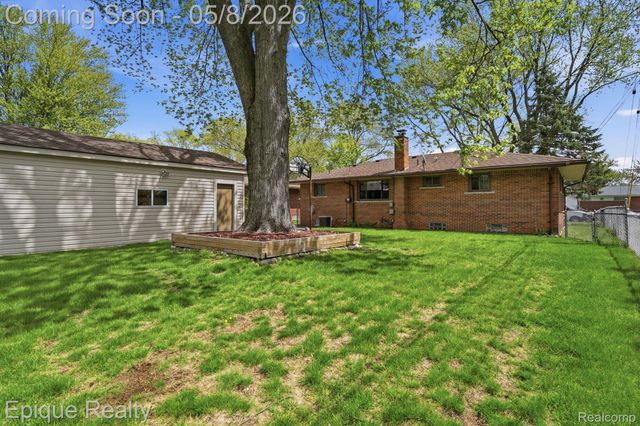 8737 Shannon Drive, Sterling Heights, MI 48314