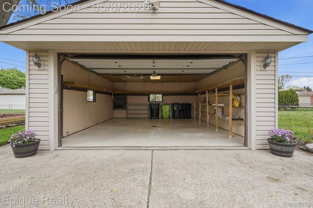 8737 Shannon Drive, Sterling Heights, MI 48314