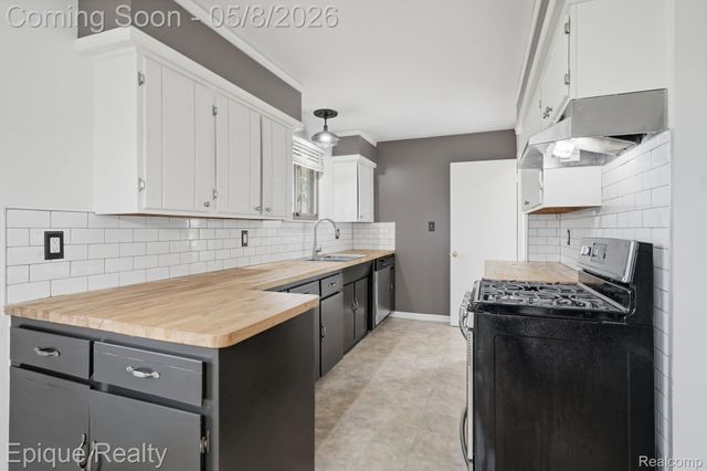 8737 Shannon Drive, Sterling Heights, MI 48314