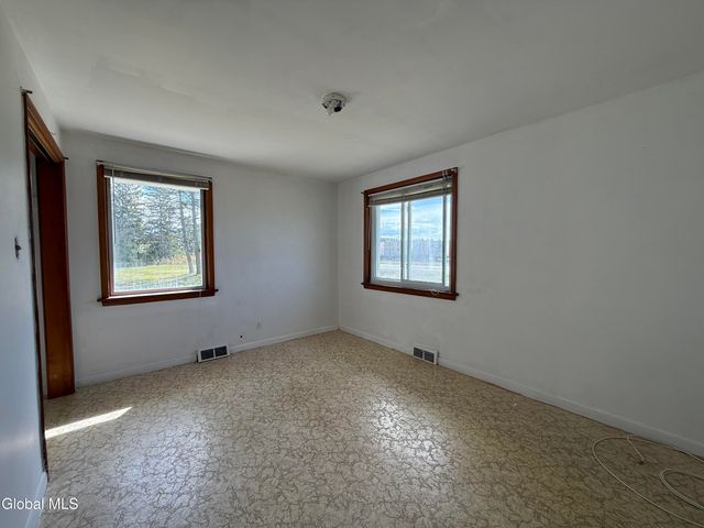 1948 State Highway 5s, Amsterdam, NY 12010