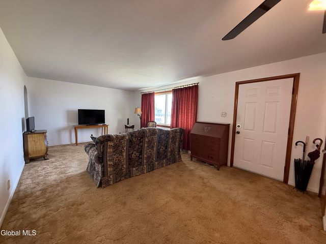 1948 State Highway 5s, Amsterdam, NY 12010