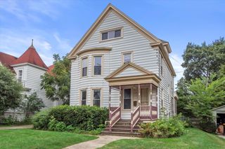 1523 N 70th STREET, Wauwatosa, WI 53213