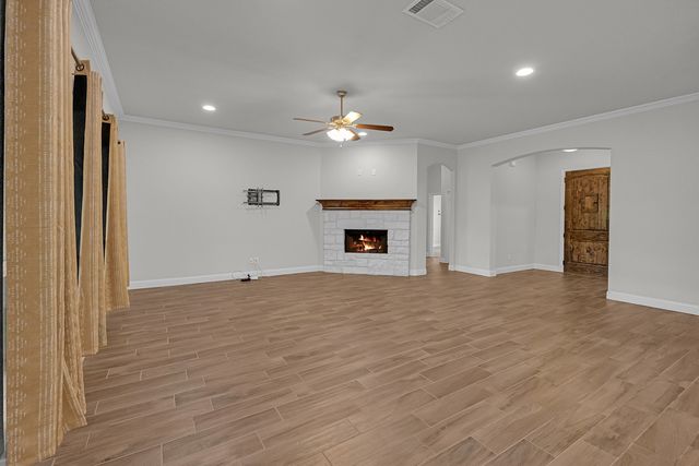 120 Lone Star Way, Godley, TX 76044