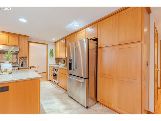 14100 Se 20TH St, Vancouver, WA 98683