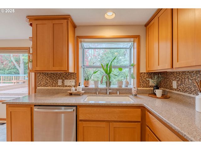 14100 Se 20TH St, Vancouver, WA 98683