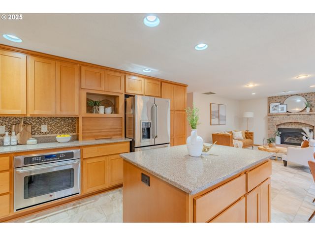 14100 Se 20TH St, Vancouver, WA 98683