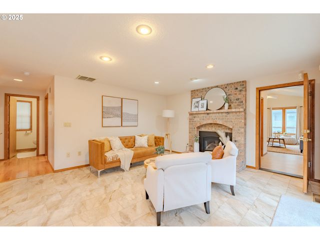 14100 Se 20TH St, Vancouver, WA 98683