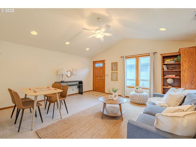 14100 Se 20TH St, Vancouver, WA 98683