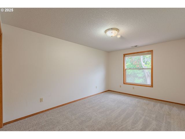 14100 Se 20TH St, Vancouver, WA 98683