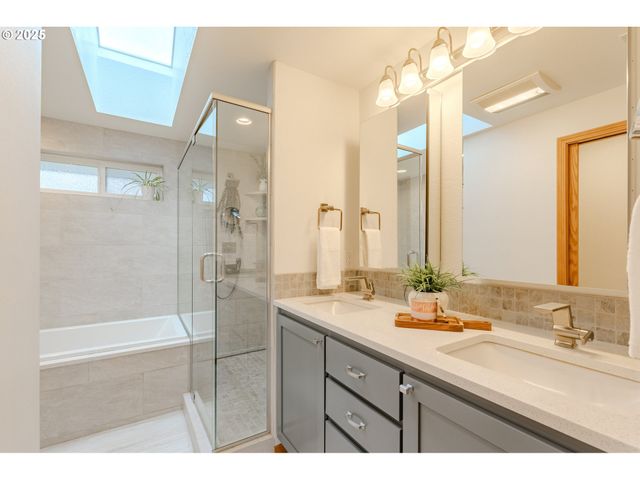 14100 Se 20TH St, Vancouver, WA 98683