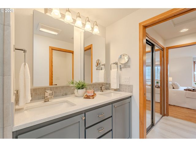 14100 Se 20TH St, Vancouver, WA 98683