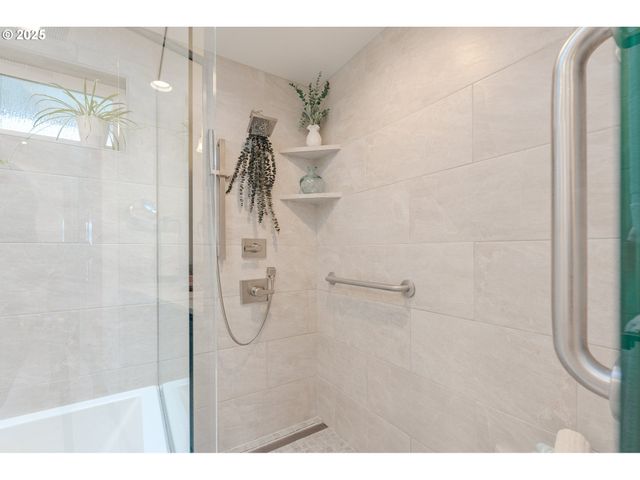 14100 Se 20TH St, Vancouver, WA 98683