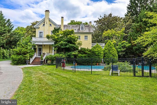 902 W NORTHERN PKWY, Baltimore, MD 21210