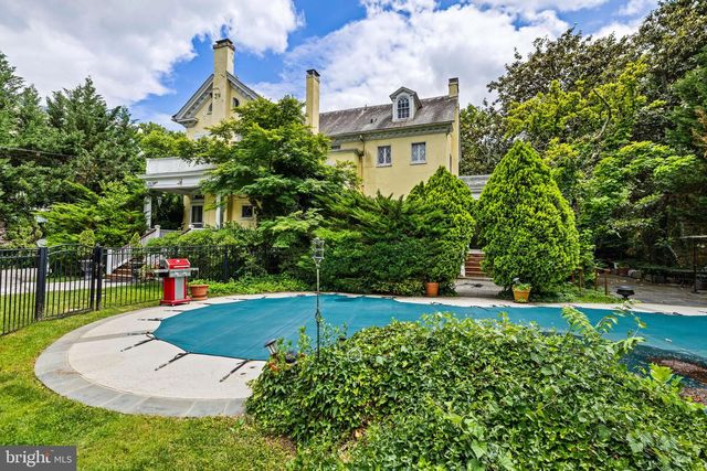 902 W NORTHERN PKWY, Baltimore, MD 21210