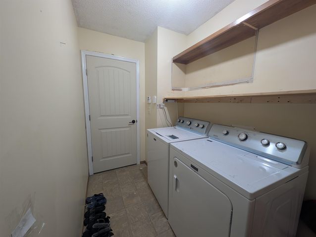 1729 S Herrington St, Wichita, KS 67207