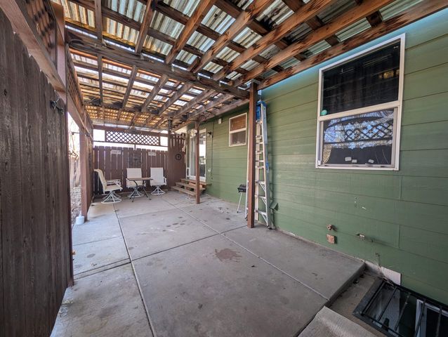 1729 S Herrington St, Wichita, KS 67207