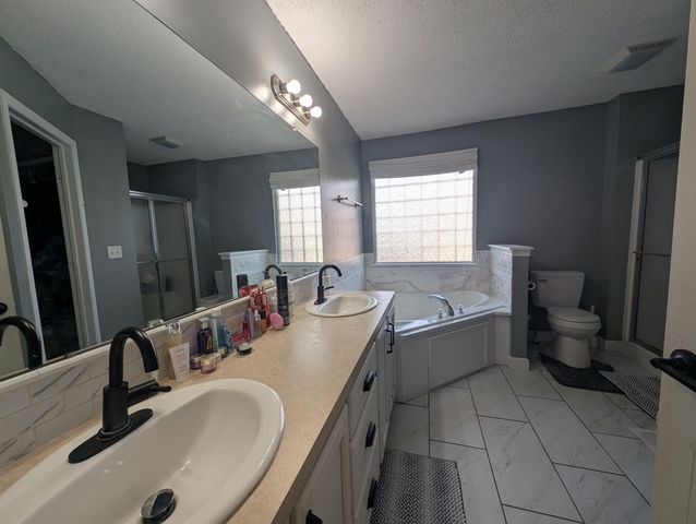 1729 S Herrington St, Wichita, KS 67207