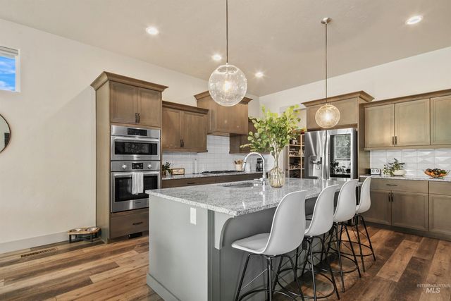2883 E Mores Trail Dr., Meridian, ID 83642