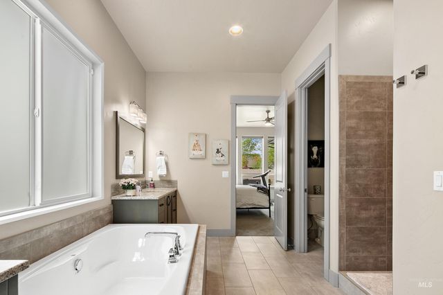 2883 E Mores Trail Dr., Meridian, ID 83642