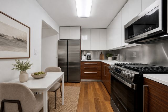 850 N DeWitt Place 7K, Chicago, IL 60611