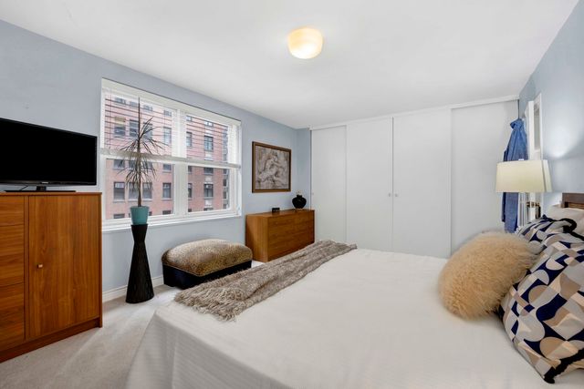 850 N DeWitt Place 7K, Chicago, IL 60611