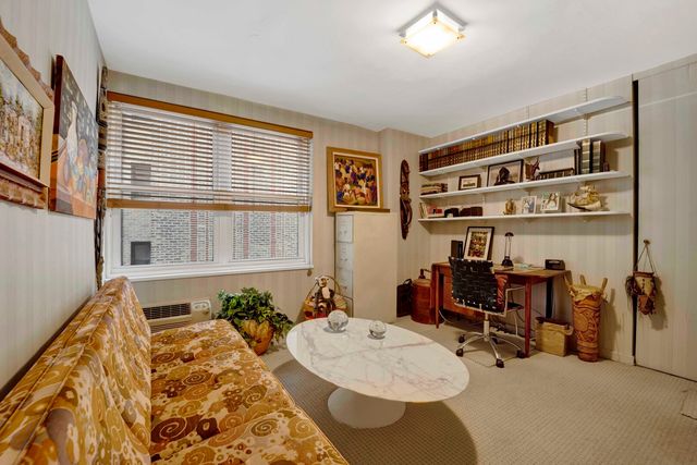 850 N DeWitt Place 7K, Chicago, IL 60611